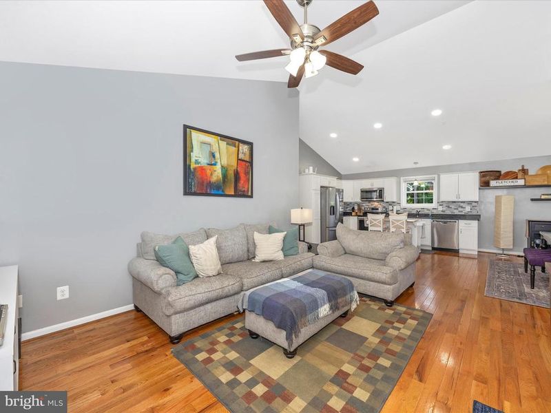 8 3rd Ave, Brunswick, MD 21716