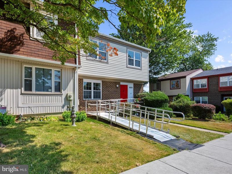 8828 Eureka Ln, Walkersville, MD 21793