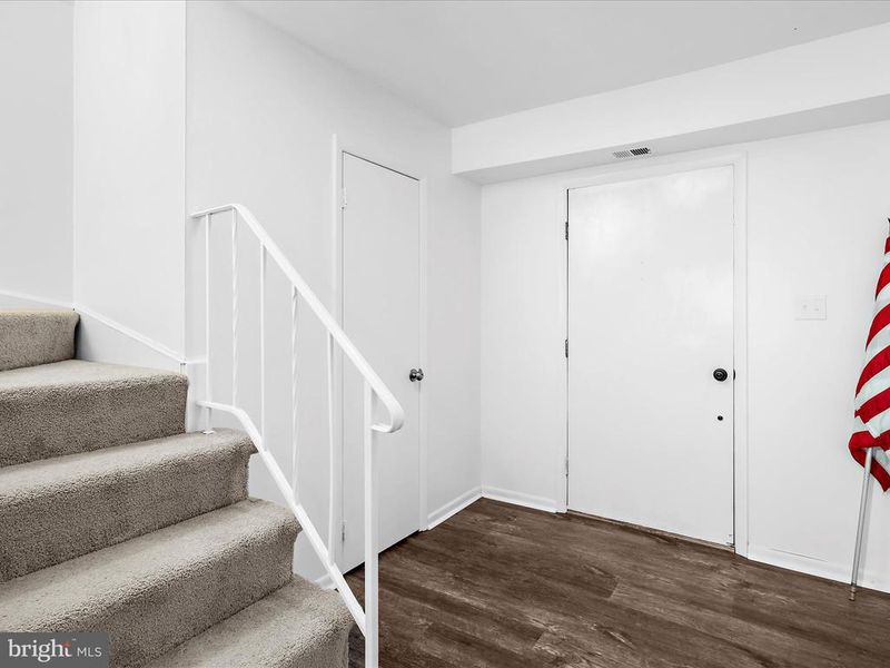 8828 Eureka Ln, Walkersville, MD 21793