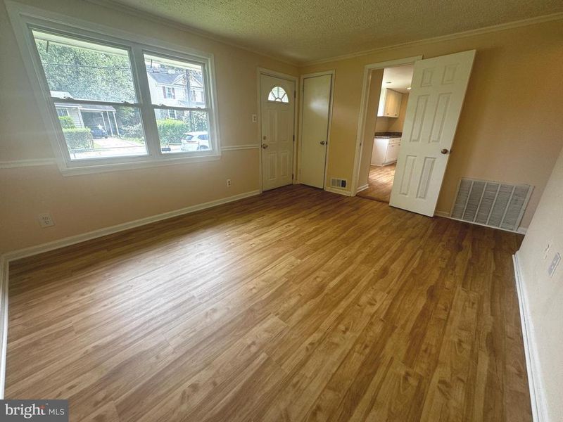 350 Howard Ave, Rockville, MD 20850
