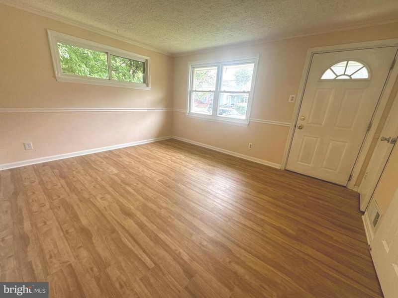 350 Howard Ave, Rockville, MD 20850
