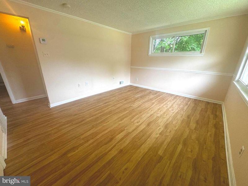 350 Howard Ave, Rockville, MD 20850