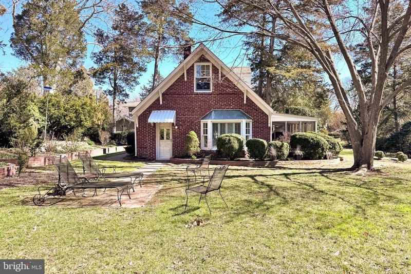 8022 E Boulevard Dr, Alexandria, VA 22308