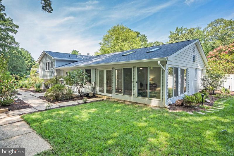 2615 E Meredith Dr, Vienna, VA 22181