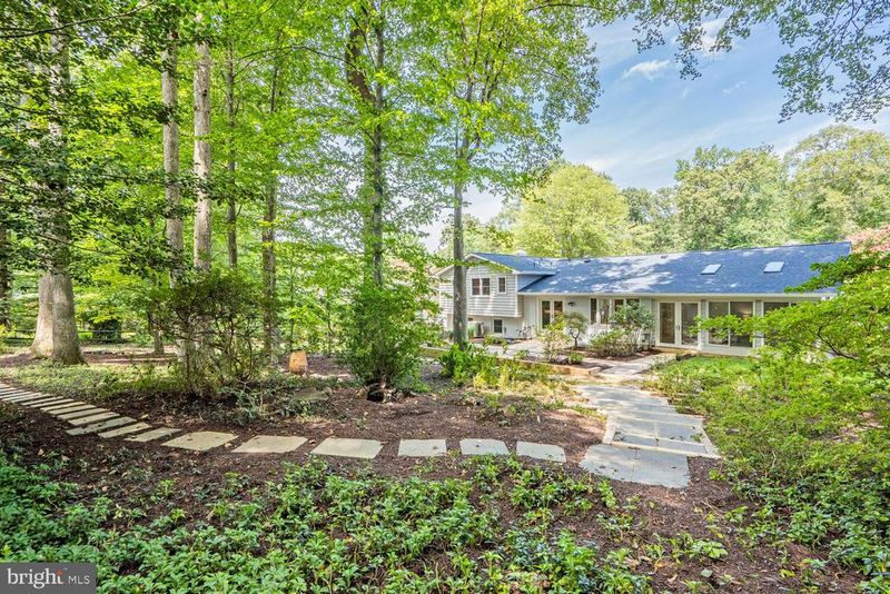 2615 E Meredith Dr, Vienna, VA 22181
