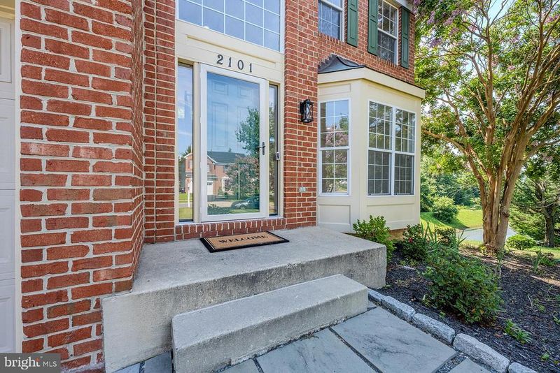 2101 Hampshire Dr, Hyattsville, MD 20783
