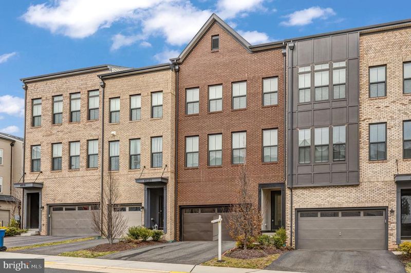 42282 Crawford Ter, Ashburn, VA 20148