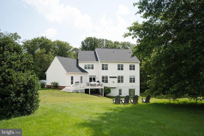 18290 Oak Ridge Dr, Purcellville, VA 20132