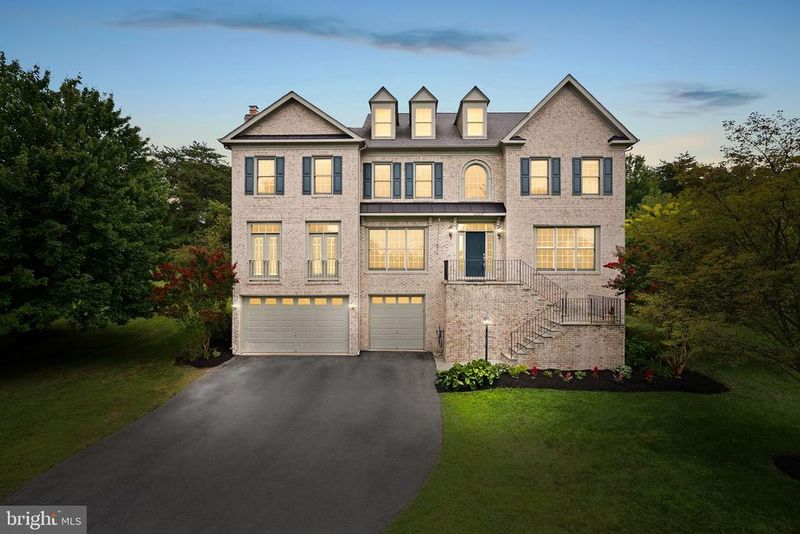 42645 Cochrans Lock Dr, Ashburn, VA 20148