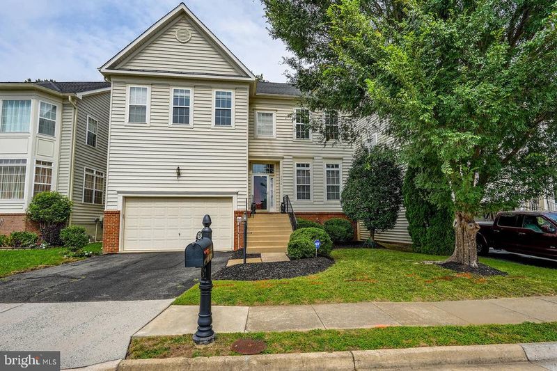 7512 Lindberg Dr, Alexandria, VA 22306