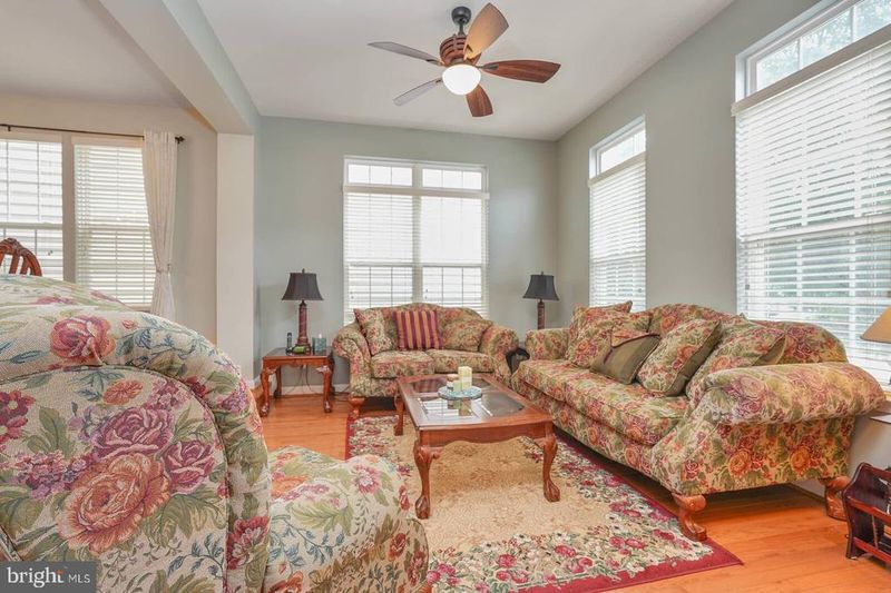 7512 Lindberg Dr, Alexandria, VA 22306
