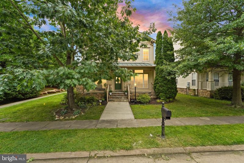 42683 Explorer Dr, Brambleton, VA 20148