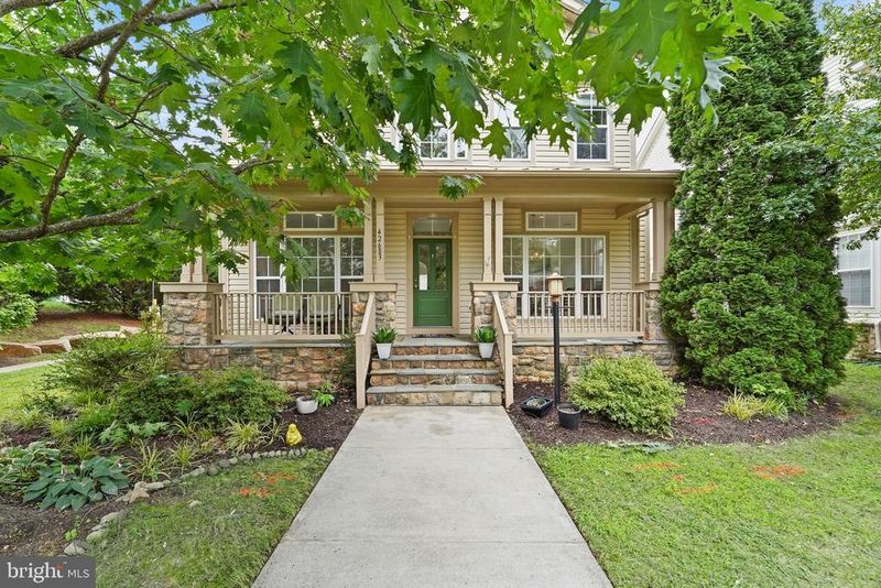 42683 Explorer Dr, Brambleton, VA 20148