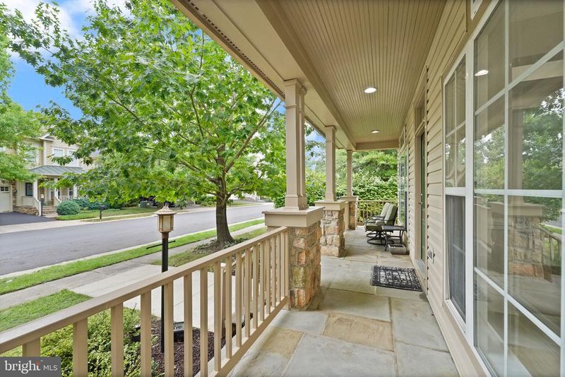 42683 Explorer Dr, Brambleton, VA 20148