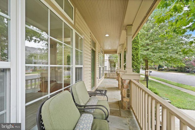42683 Explorer Dr, Brambleton, VA 20148