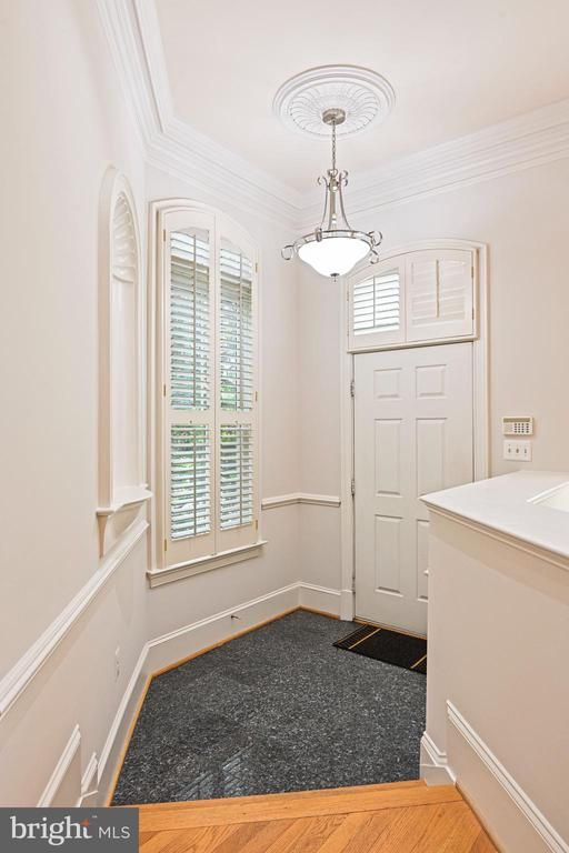 1410 Harvest Crossing Dr, Mclean, VA 22101