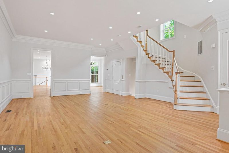 1410 Harvest Crossing Dr, Mclean, VA 22101