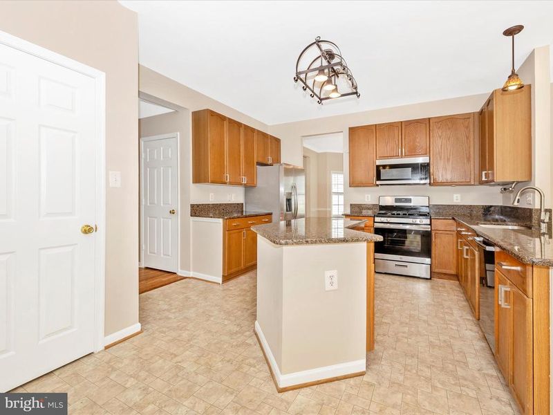 432 Delaware Rd, Frederick, MD 21701