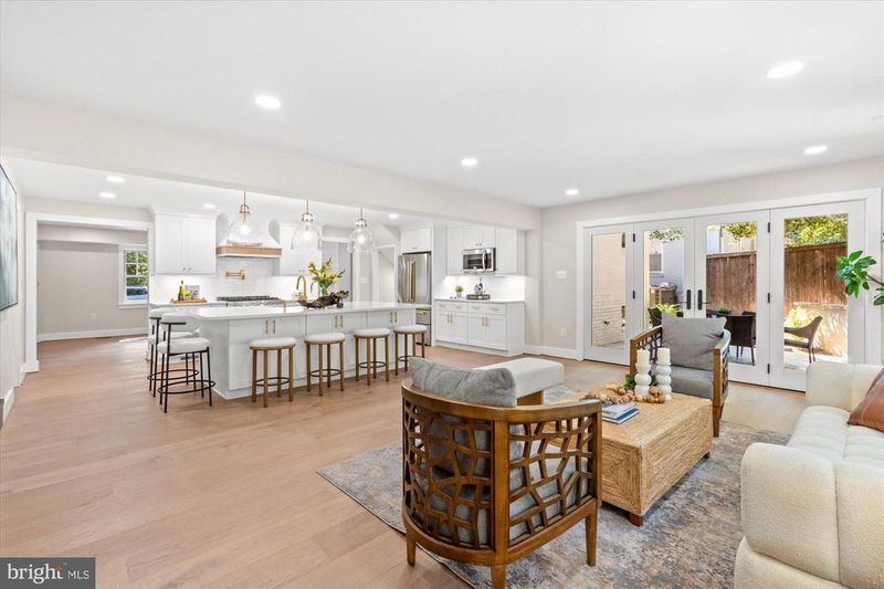 903 E Timber Branch Pw, Alexandria, VA 22302