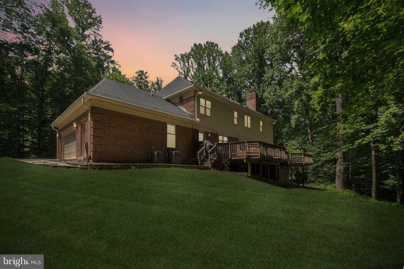 5504 W Ridge View Dr, Fairfax, VA 22030
