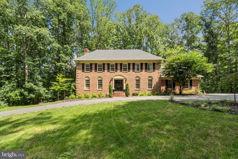 5504 W Ridge View Dr, Fairfax, VA 22030