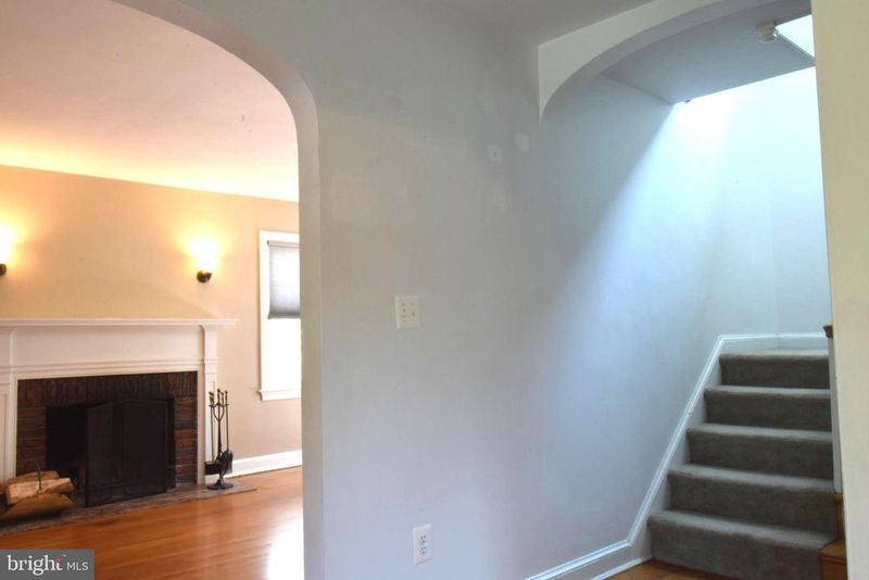 4130 Leland St, Chevy Chase, MD 20815
