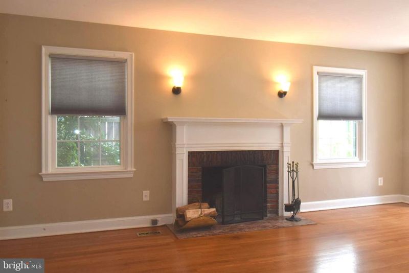 4130 Leland St, Chevy Chase, MD 20815