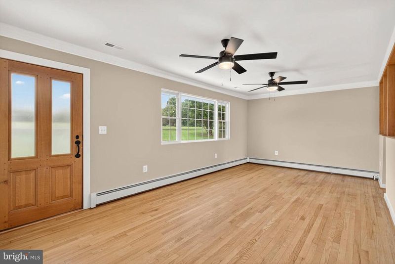 12034 Fingerboard Rd, Monrovia, MD 21770