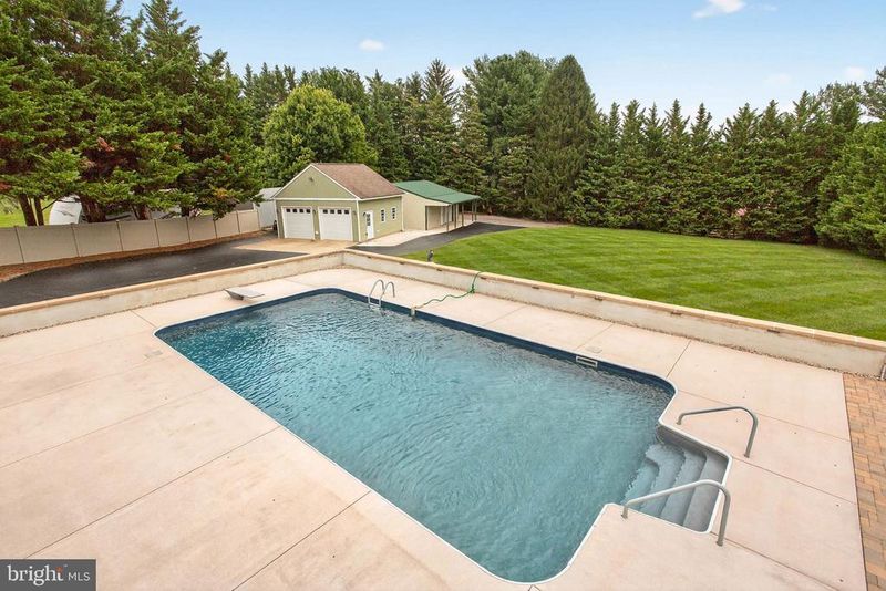 12034 Fingerboard Rd, Monrovia, MD 21770