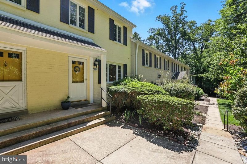 9882 Hollow Glen Pl #2534, Silver Spring, MD 20910