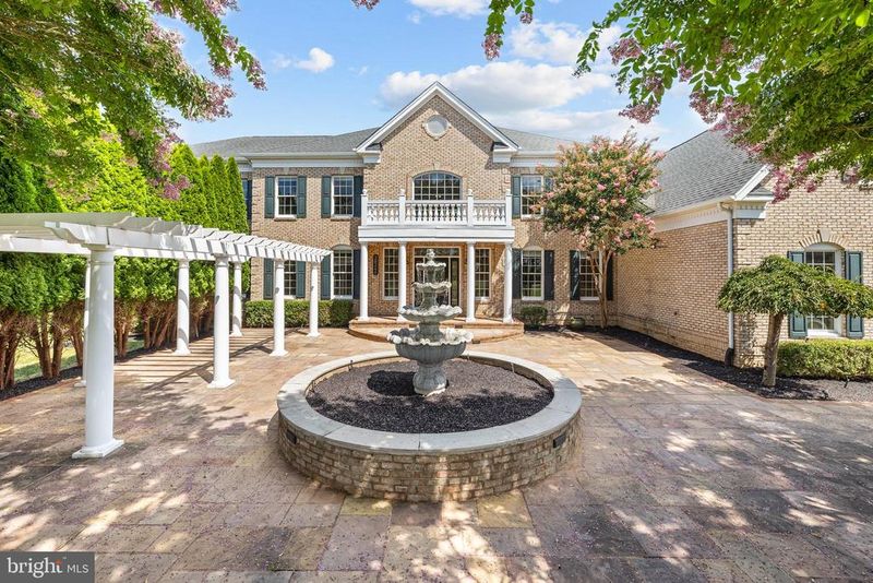 38344 Midnight Sky Pl, Hamilton, VA 20158