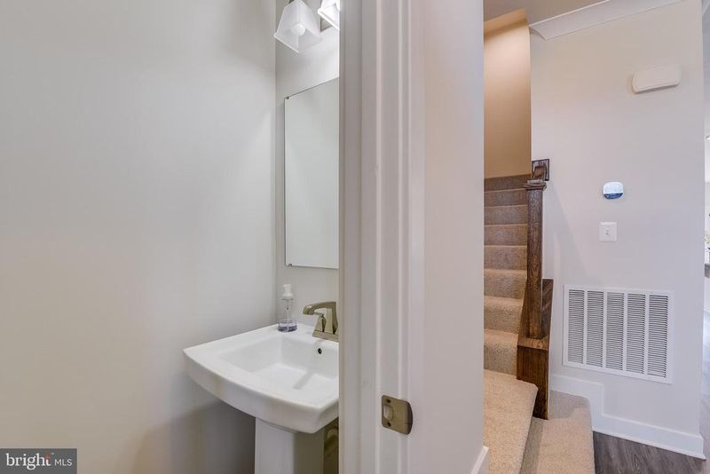 5851 Pecking Stone St, New Market, MD 21774