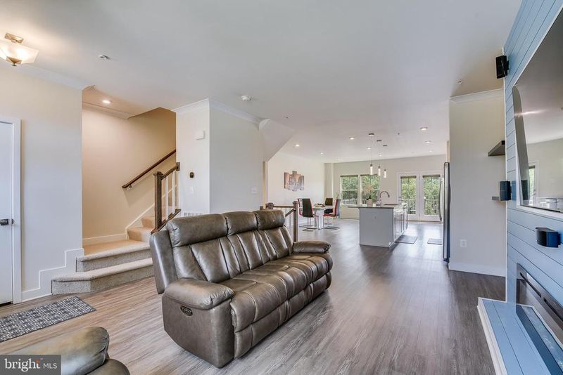 5851 Pecking Stone St, New Market, MD 21774