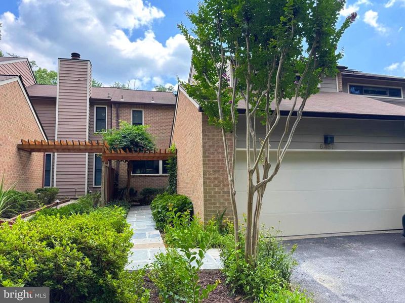 6487 Wishbone Ter, Cabin John, MD 20818