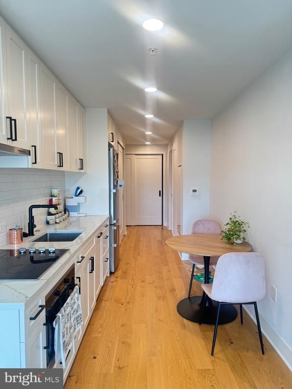 1211 Van St SE #305, Washington, DC 20003