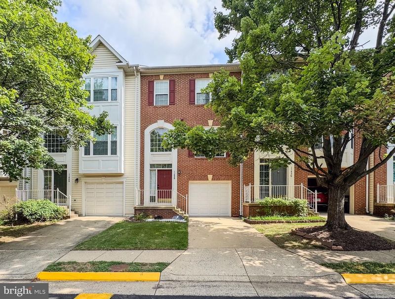11438 Abner Ave, Fairfax, VA 22030