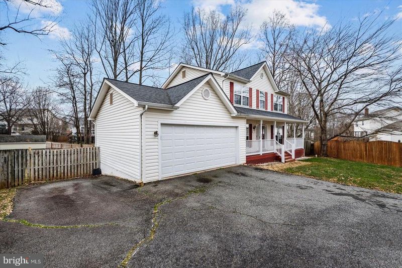90 Tanterra Dr, Stafford, VA 22556