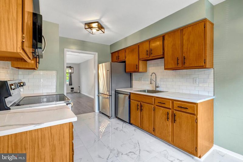 12931 Ridgemist Ln, Fairfax, VA 22033