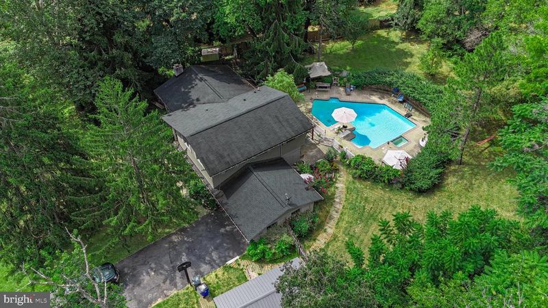 5400 Woodlyn Ct, Frederick, MD 21703