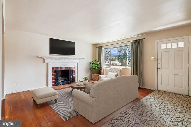 9507 Adelphi Rd, Silver Spring, MD 20903