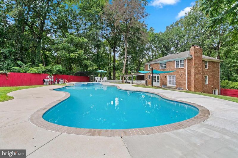 8117 Whirlwind Ct, Gaithersburg, MD 20882