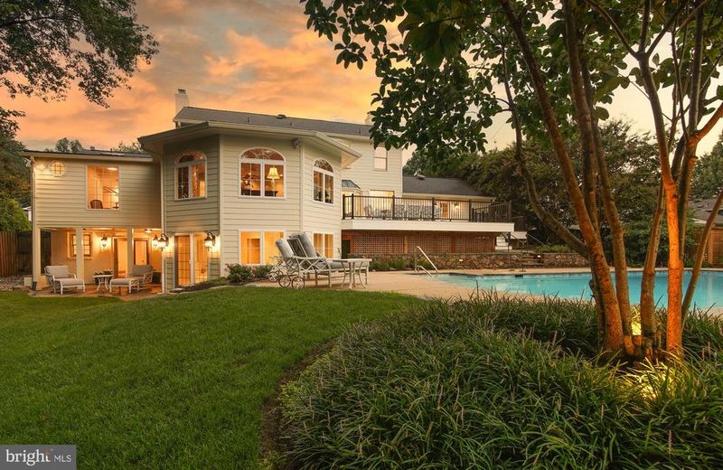 2504 W Meredith Dr, Vienna, VA 22181