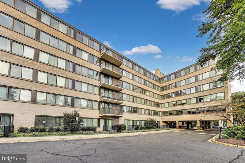600 Roosevelt Blvd #407, Falls Church, VA 22044