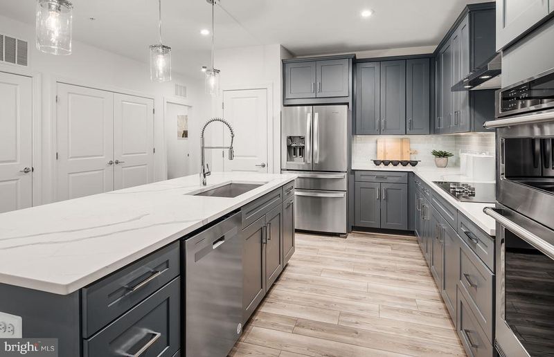 5800 Moonstone Way #201, Haymarket, VA 20169