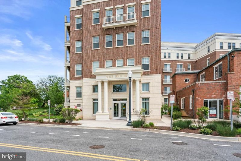 6803 Cameron Dr NW #105, Washington, DC 20012