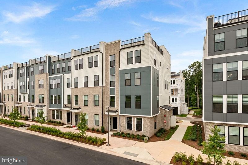 45219 Temple Bar Dr, Dulles, VA 20166