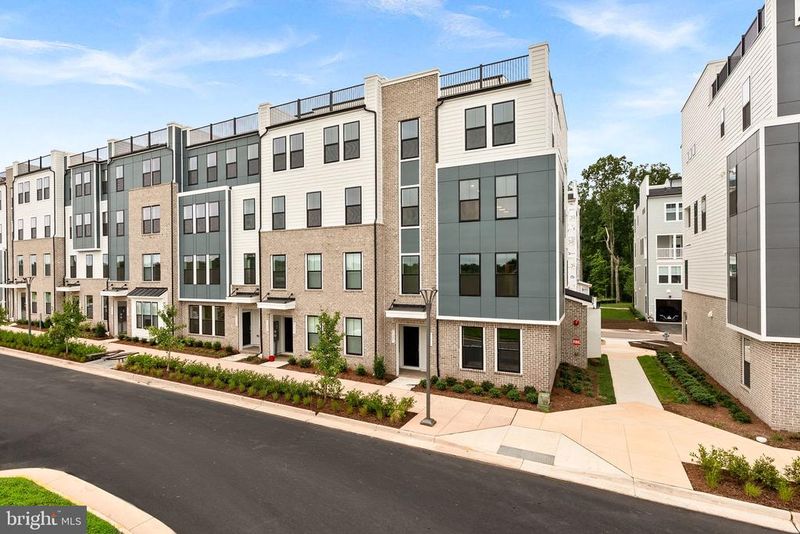 45219 Temple Bar Dr, Dulles, VA 20166