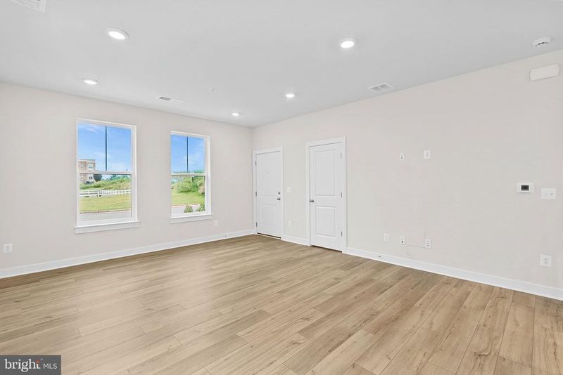 45219 Temple Bar Dr, Dulles, VA 20166