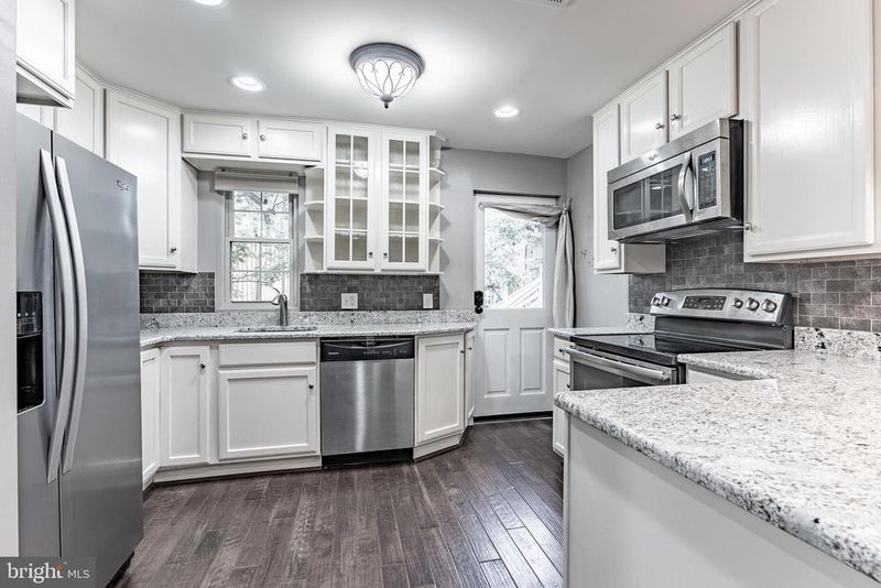 1413 E Abingdon Dr #1, Alexandria, VA 22314