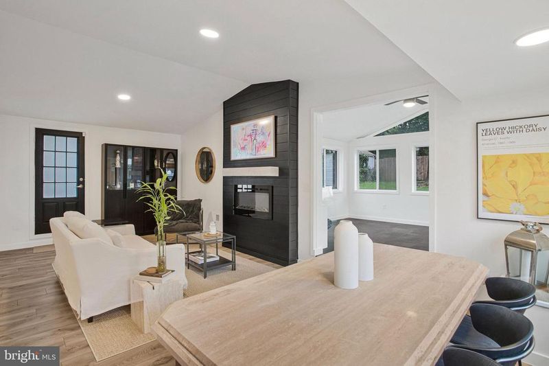 623 Laurel Dr, Pasadena, MD 21122